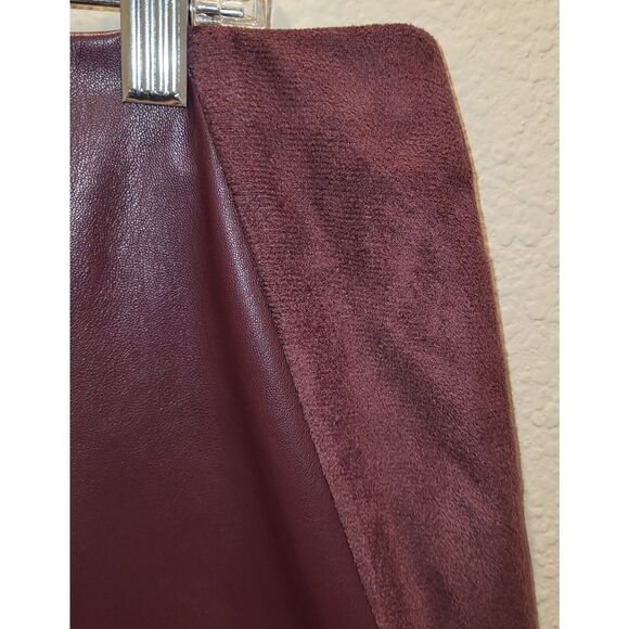 Cato Woman's Large Purple Faux Suede Leather Mini Skirt Pull On Stretch Party - Picture 3 of 11